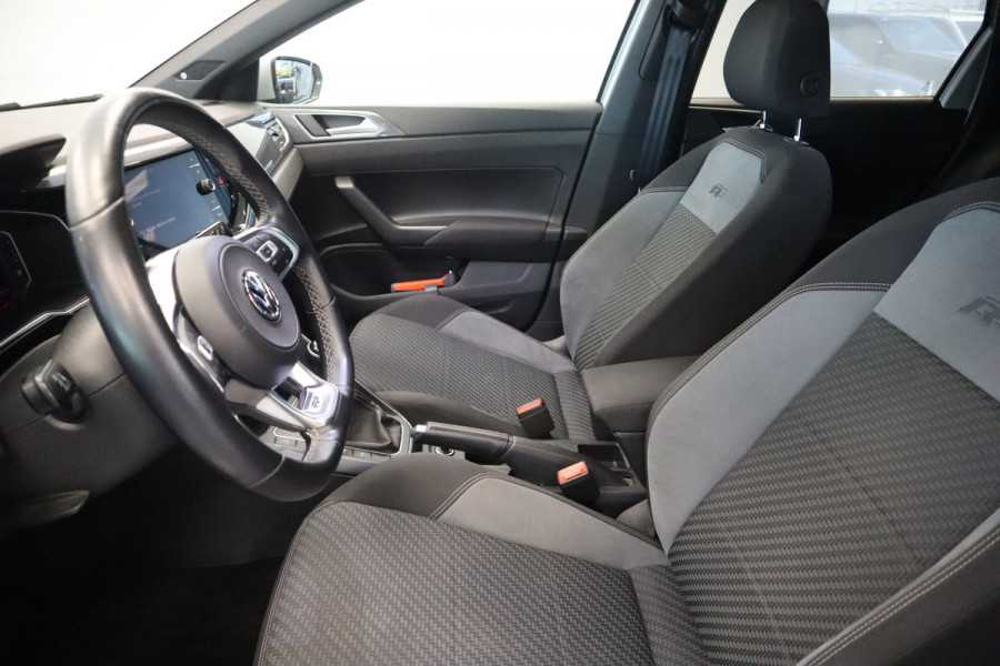 Volkswagen Polo 1.0 TSI Highline Business R Panorama Navigatie Cruise Control R-line interieur 17LMV stoelverwarming