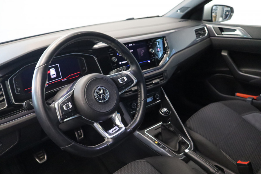 Volkswagen Polo 1.0 TSI Highline Business R Panorama Navigatie Cruise Control R-line interieur 17LMV stoelverwarming