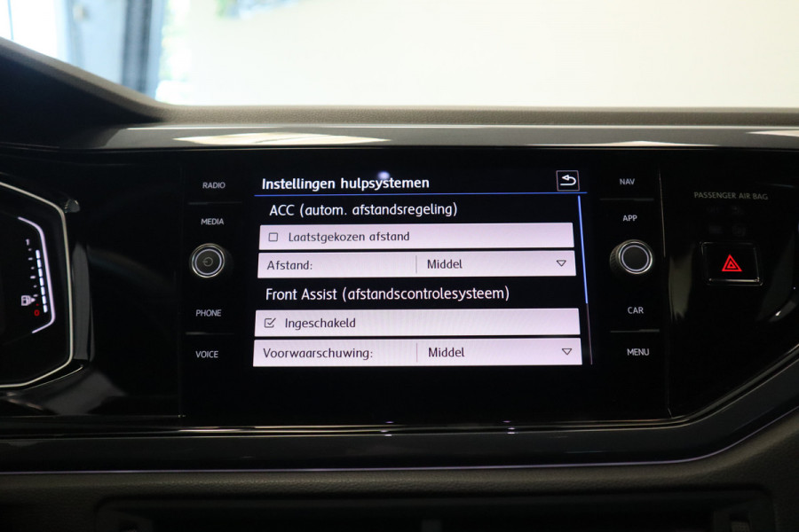 Volkswagen Polo 1.0 TSI Highline Business R Panorama Navigatie Cruise Control R-line interieur 17LMV stoelverwarming