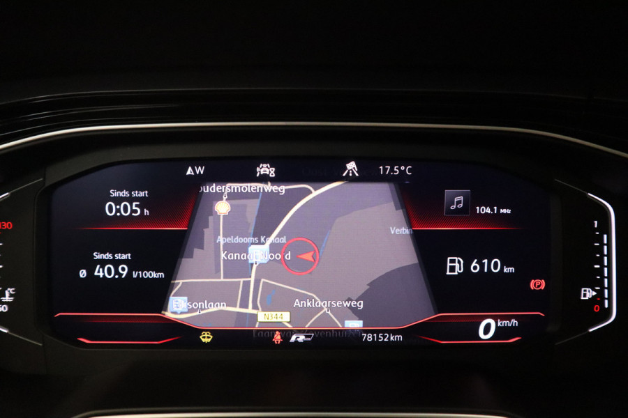 Volkswagen Polo 1.0 TSI Highline Business R Panorama Navigatie Cruise Control R-line interieur 17LMV stoelverwarming