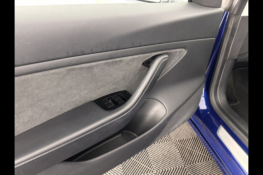 Tesla Model 3 Long Range AWD 75 kWh [ 3-Fase ] (INCL.BTW) Aut. *PANO | AUTO-PILOT | NAPPA-LEATHER | KEYLESS | FULL-LED | MEMORY-PACK | SURROUND-VIEW | DAB | CARPLAY | DIGI-COCKPIT | LANE-ASSIST | COMFORT-SEATS | 19"ALU*