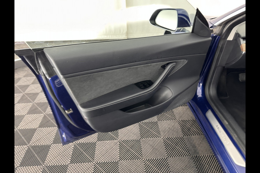 Tesla Model 3 Long Range AWD 75 kWh [ 3-Fase ] (INCL.BTW) Aut. *PANO | AUTO-PILOT | NAPPA-LEATHER | KEYLESS | FULL-LED | MEMORY-PACK | SURROUND-VIEW | DAB | CARPLAY | DIGI-COCKPIT | LANE-ASSIST | COMFORT-SEATS | 19"ALU*