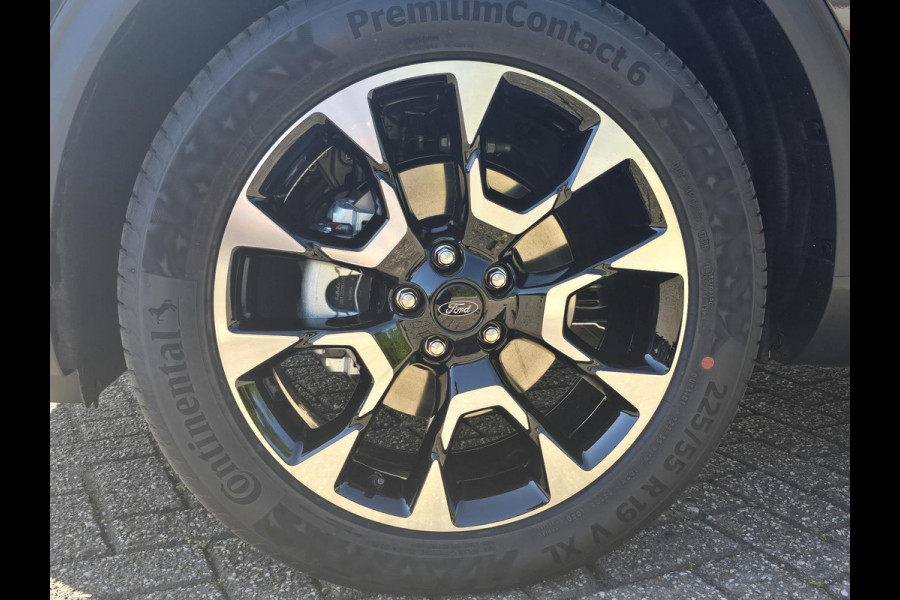 Ford Kuga 2.5 PHEV Active X | Panoramadak + Technology Pack + Winter Pack + Wegklapbare trekhaak + 19 inch lichtmetalen velgen +  Reservewiel | Agate black | Prijs incl. 4.000 Ford voordeel