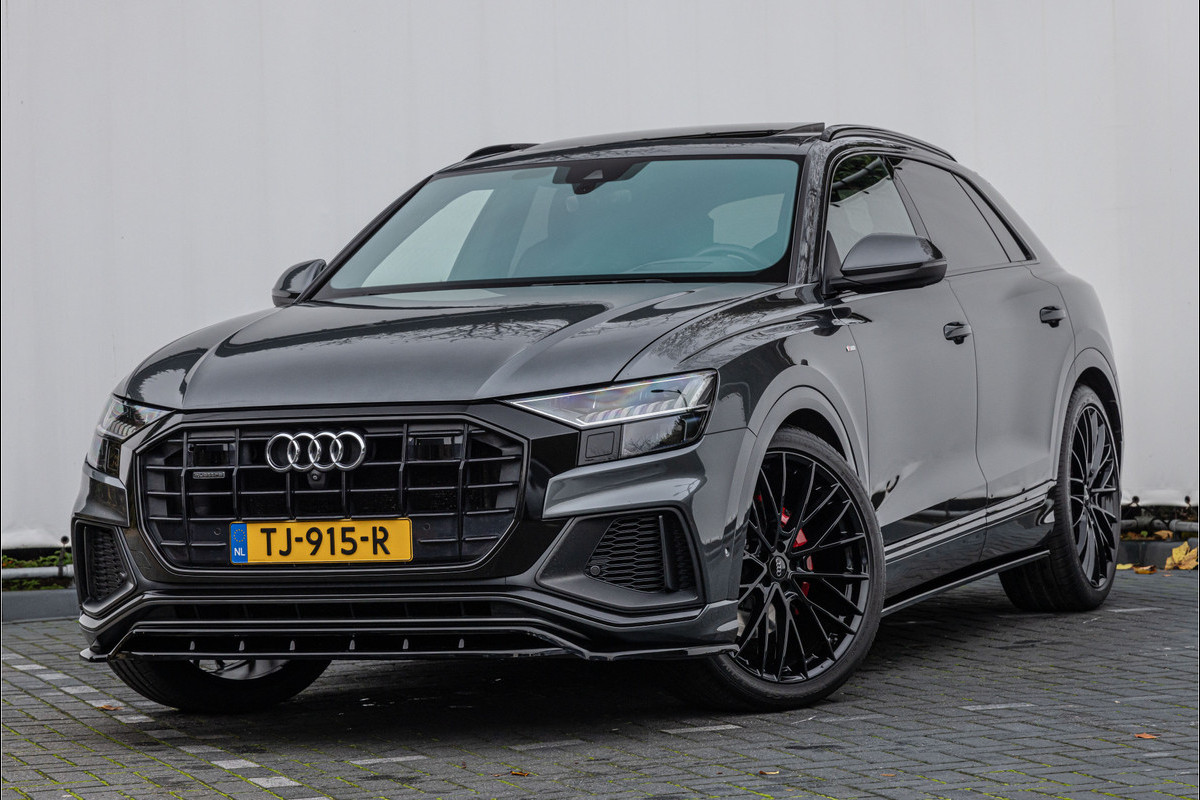 Audi Q8 50 TDI 286pk Quattro S-line S-stoelen 4-wielsturing HuD ACC B&O 22'' Audi Q8 50 TDI 286pk Quattro S-line S-stoelen 4-wielsturing HuD ACC B&O 22''