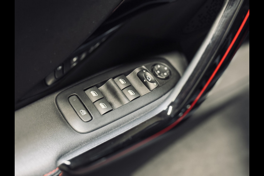 Peugeot 2008 1.2 PureTech 130PK GT-Line Aut. | CarPlay | Distributie vv.