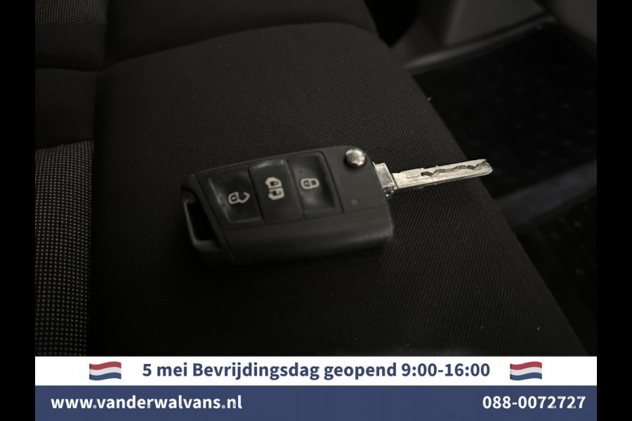 Volkswagen Crafter 2.0 TDI L3H2 L2H1 Euro6 Airco | Camera | Apple Carplay | Android Auto | Parkeersensoren Bijrijdersbank