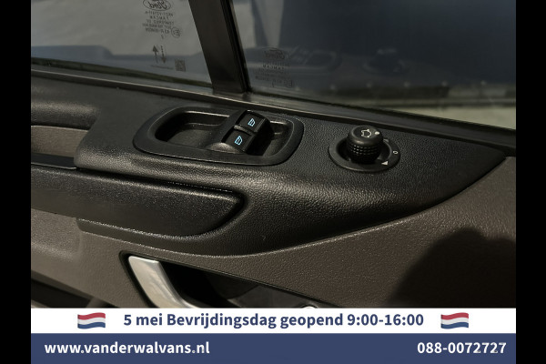 Ford Transit Custom 2.0 TDCI 131pk L2H1 Euro6 Airco | LED | Cruisecontrol | Verwarmde voorruit | Parkeersensoren Bijrijdersbank, 2800kg trekvermogen