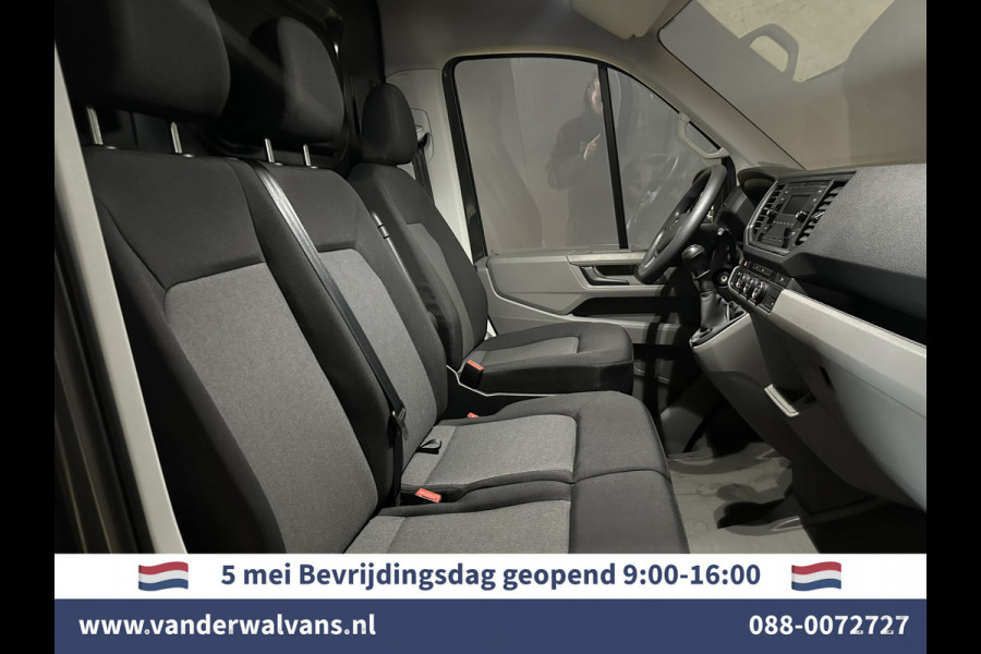 Volkswagen Crafter 2.0 TDI 141pk L3H3 L2H2 Euro6 Airco | Cruisecontrol | 3000kg Trekhaak Bijrijdersbank