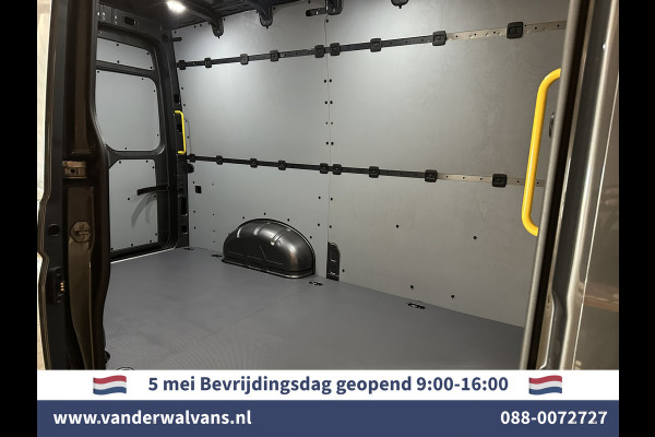 Volkswagen Crafter 2.0 TDI 141pk L3H3 L2H2 Euro6 Airco | Cruisecontrol | 3000kg Trekhaak Bijrijdersbank