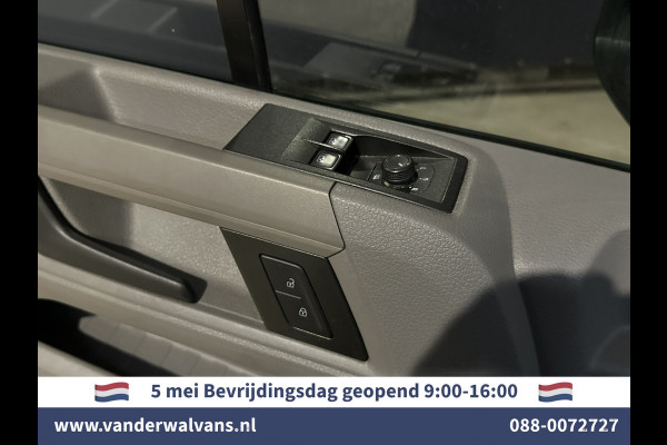 Volkswagen Crafter 2.0 TDI 141pk L3H3 L2H2 Euro6 Airco | Camera | Apple Carplay | Cruisecontrol | Chauffeursstoel Android Auto