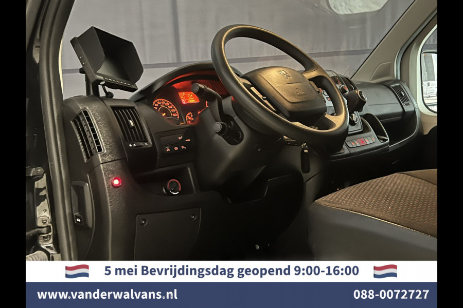 Peugeot Boxer 2.0 BlueHDI 141pk Bakwagen Laadklep Euro6 Airco | Camera | Cruisecontrol | Chauffeursstoel Bijrijdersbank