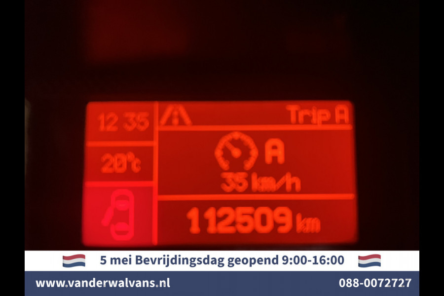 Peugeot Boxer 2.0 BlueHDI 141pk Bakwagen Laadklep Euro6 Airco | Camera | Cruisecontrol | Chauffeursstoel Bijrijdersbank