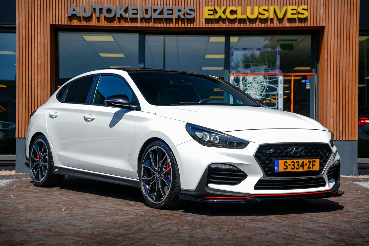 Hyundai i30 Fastback 2.0 T-GDI N2 Panodak Memory Camera Leer Keyless DAB+ Cruise Stuurverw. Hyundai i30 Fastback 2.0 T-GDI N2 Panodak Memory Camera Leer Keyless DAB+ Cruise Stuurverw.