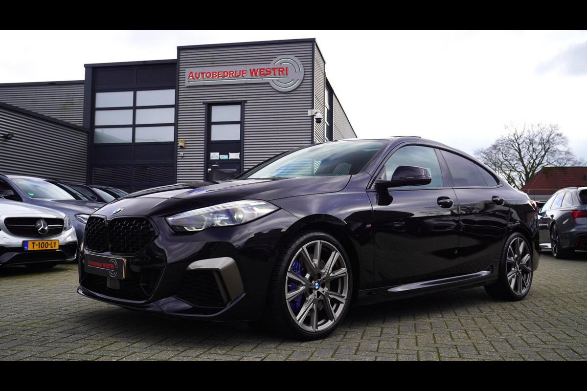 BMW 2 Serie Gran Coupé M235i xDrive High Executive | Harman Kardon | M Aerodynamica | M-Kuipstoelen | Schuif/kanteldak | Head up BMW 2 Serie Gran Coupé M235i xDrive High Executive | Harman Kardon | M Aerodynamica | M-Kuipstoelen | Schuif/kanteldak | Head up