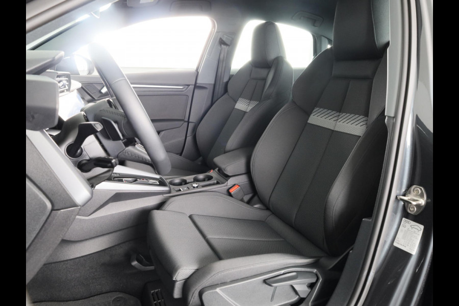 Audi A3 Limousine 30 TFSI Advanced edition 116pk | Sportstoelen | Led verlichting | Navigatie | Apple Carplay/ Andriod auto