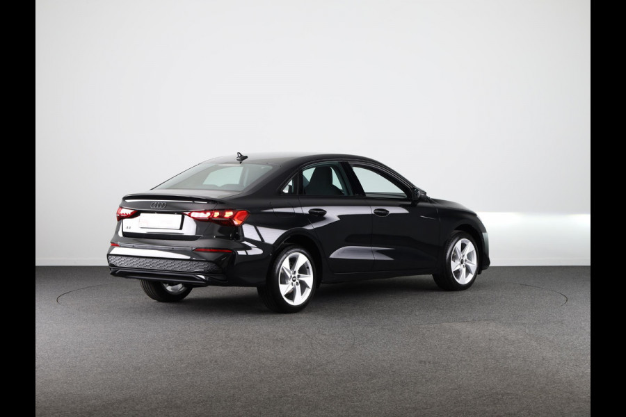Audi A3 Limousine 30 TFSI Advanced edition 116pk S-tronic | navigatie | Sportstoelen | Led verlichting |