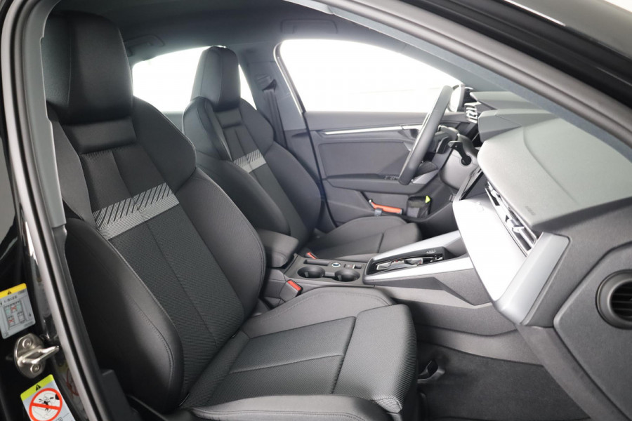 Audi A3 Limousine 30 TFSI Advanced edition 116pk S-tronic | navigatie | Sportstoelen | Led verlichting |