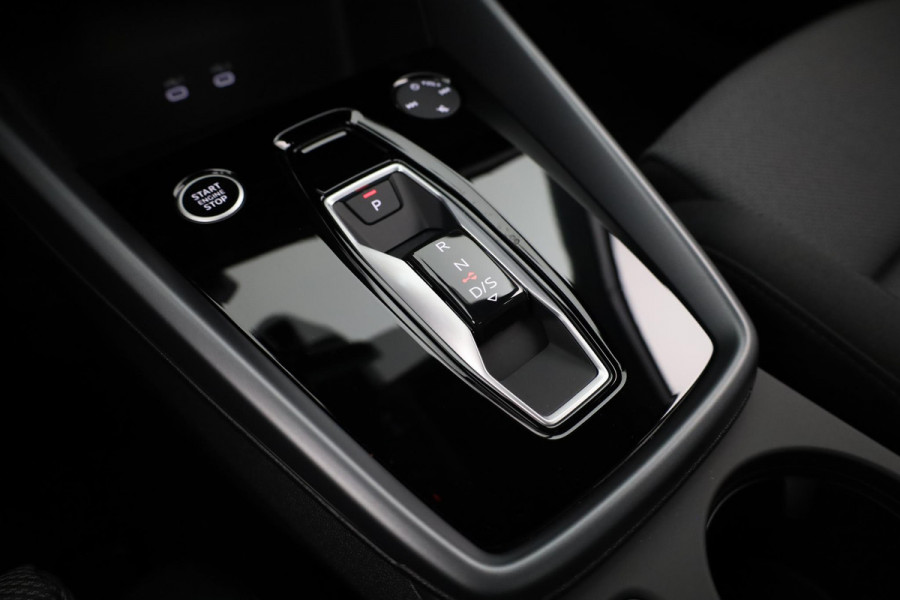 Audi A3 Limousine 30 TFSI Advanced edition 116pk S-tronic | navigatie | Sportstoelen | Led verlichting |