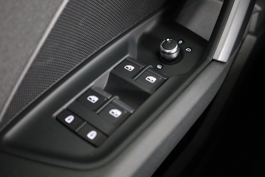 Audi A3 Limousine 30 TFSI Advanced edition 116pk S-tronic | navigatie | Sportstoelen | Led verlichting |