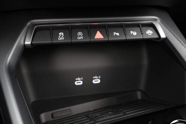 Audi A3 Limousine 30 TFSI Advanced edition 116pk S-tronic | navigatie | Sportstoelen | Led verlichting |