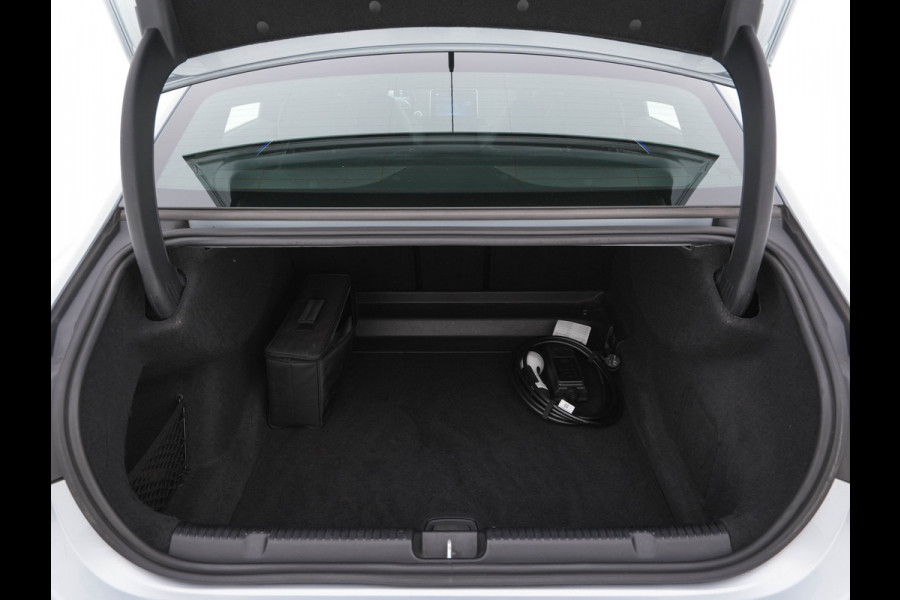 Mercedes-Benz EQE 350+ Luxury Line 91 kWh [ 3-Fase ] (INCL-BTW) Aut. *LUXURY-LEATHER | DISTRONIC | FULL-LED | KEYLESS | CAMERA | BLIND-SPOT | MEMORY-PACK | DIGI-COCKPIT | MBUX-NAVI | AMBIENT-LIGHT | DAB+ | COMFORT-SEATS | 19''ALU*