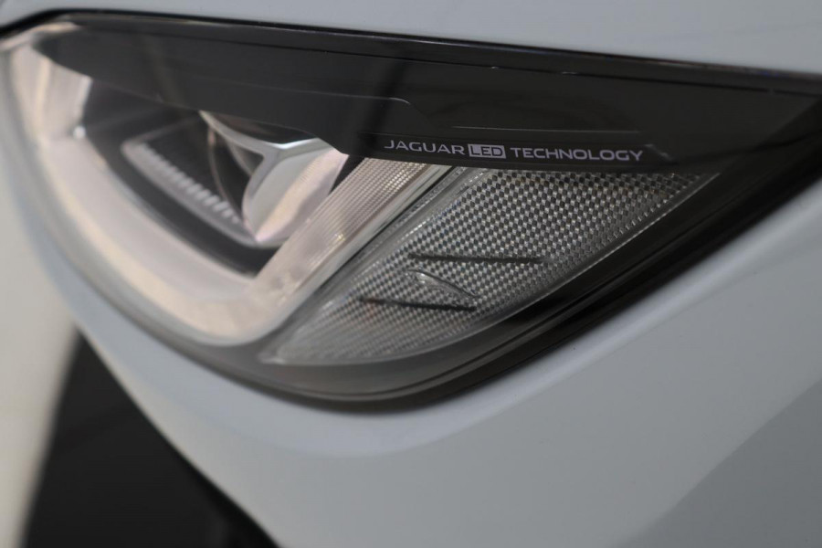 Jaguar I-PACE EV400 SE 90 kWh | Panoramadak | Leder | Stoelverwarming | Carplay | Meridian Surround | Camera | Park Assist | Full LED