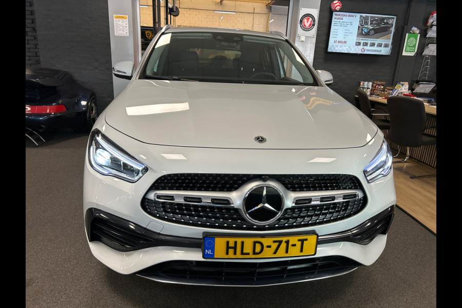 Mercedes-Benz GLA 250 e AMG Line / camera / Navigatie / sfeer verlichting / led verlichting