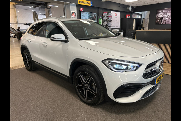 Mercedes-Benz GLA 250 e AMG Line / camera / Navigatie / sfeer verlichting / led verlichting