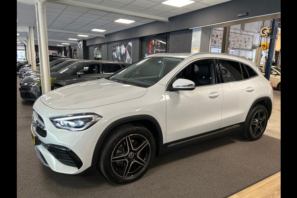 Mercedes-Benz GLA 250 e AMG Line / camera / Navigatie / sfeer verlichting / led verlichting