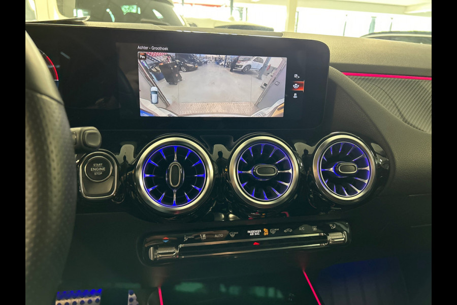 Mercedes-Benz GLA 250 e AMG Line / camera / Navigatie / sfeer verlichting / led verlichting