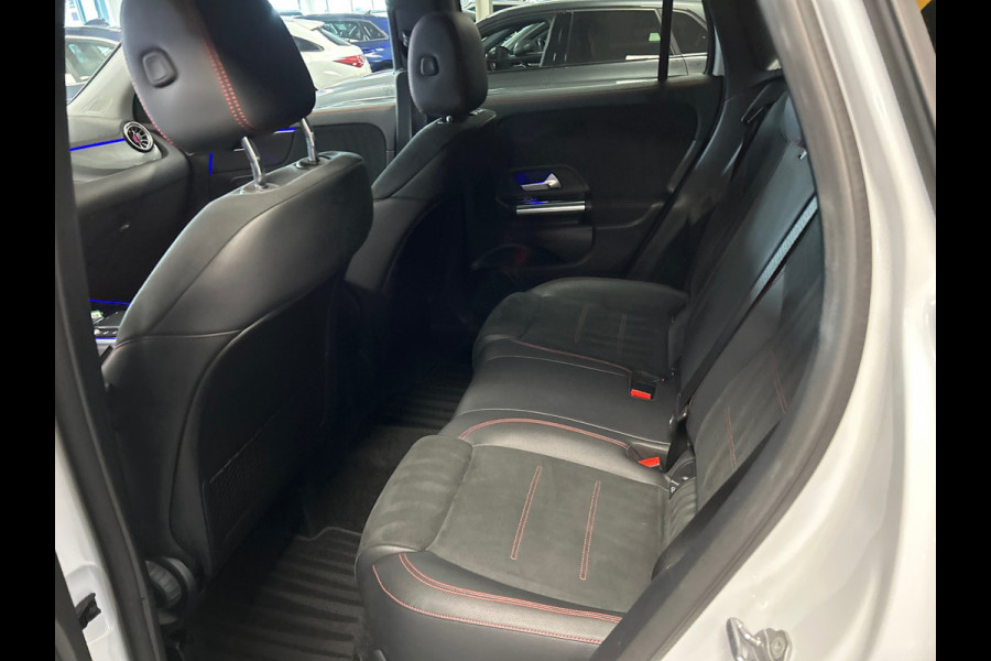 Mercedes-Benz GLA 250 e AMG Line / camera / Navigatie / sfeer verlichting / led verlichting