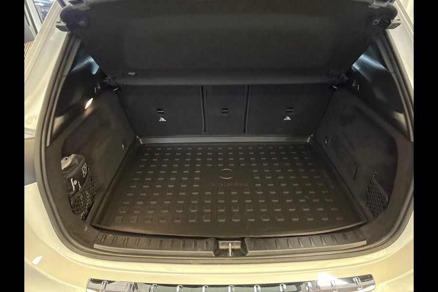 Mercedes-Benz GLA 250 e AMG Line / camera / Navigatie / sfeer verlichting / led verlichting