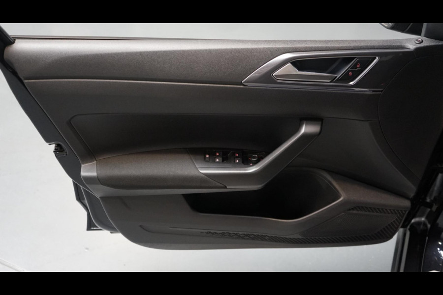 Volkswagen Polo 2.0 TSI GTI AUTOMAAT-ACC-BEATS-CAMERA-CARPLAY-KEYLESS-LED-MODE-MILLTEK-NAVIGATIE-VIRTUEEL
