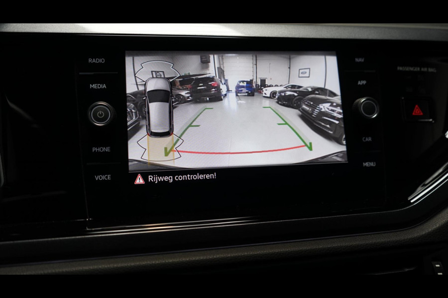 Volkswagen Polo 2.0 TSI GTI AUTOMAAT-ACC-BEATS-CAMERA-CARPLAY-KEYLESS-LED-MODE-MILLTEK-NAVIGATIE-VIRTUEEL