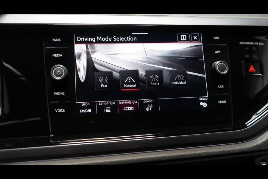 Volkswagen Polo 2.0 TSI GTI AUTOMAAT-ACC-BEATS-CAMERA-CARPLAY-KEYLESS-LED-MODE-MILLTEK-NAVIGATIE-VIRTUEEL