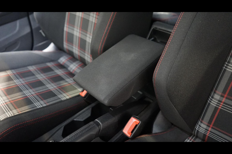 Volkswagen Polo 2.0 TSI GTI AUTOMAAT-ACC-BEATS-CAMERA-CARPLAY-KEYLESS-LED-MODE-MILLTEK-NAVIGATIE-VIRTUEEL