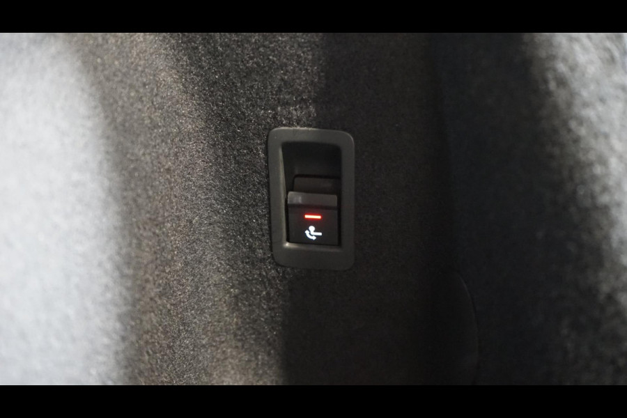 Audi Q3 45 TFSI Quattro 3x S-Line BLACK OPTIK AUTOMAAT-CAMERA-DRIVE SELECT-ELEKTR STOELEN-MATRIX-NAVIGATIE-STANDKACHEL-TREKHAAK