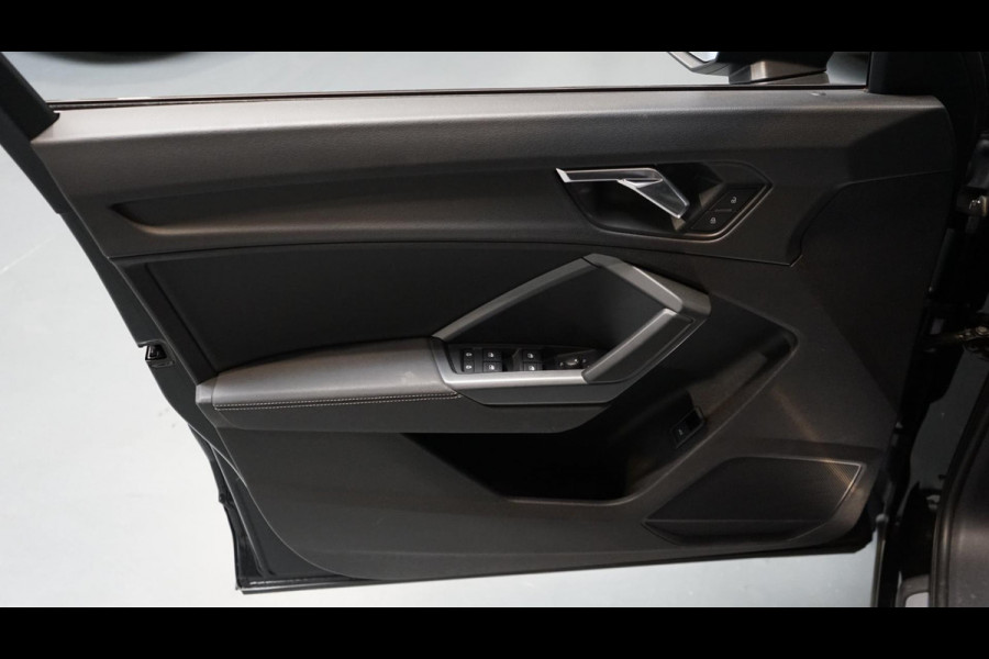 Audi Q3 45 TFSI Quattro 3x S-Line BLACK OPTIK AUTOMAAT-CAMERA-DRIVE SELECT-ELEKTR STOELEN-MATRIX-NAVIGATIE-STANDKACHEL-TREKHAAK