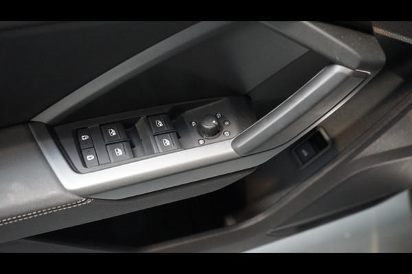 Audi Q3 45 TFSI Quattro 3x S-Line BLACK OPTIK AUTOMAAT-CAMERA-DRIVE SELECT-ELEKTR STOELEN-MATRIX-NAVIGATIE-STANDKACHEL-TREKHAAK