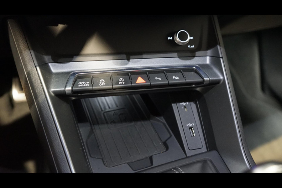Audi Q3 45 TFSI Quattro 3x S-Line BLACK OPTIK AUTOMAAT-CAMERA-DRIVE SELECT-ELEKTR STOELEN-MATRIX-NAVIGATIE-STANDKACHEL-TREKHAAK