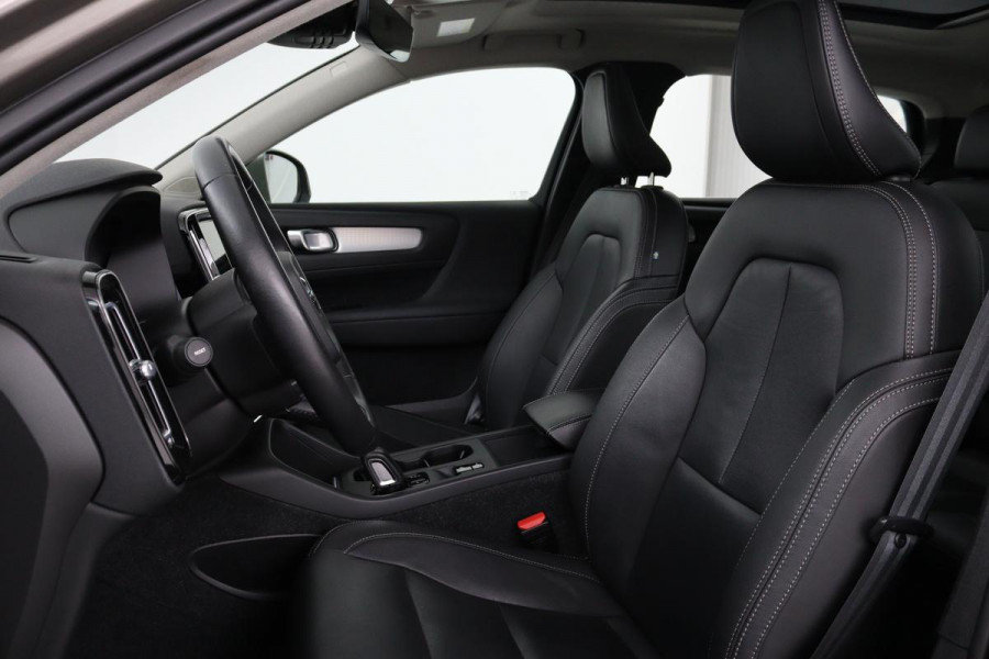 Volvo XC40 1.5 T4 Recharge Inscription Expression | Panoramadak | Leder | Trekhaak | Stoel & stuurverwarming | Carplay | Full LED | Navigatie | Camera | Climate control