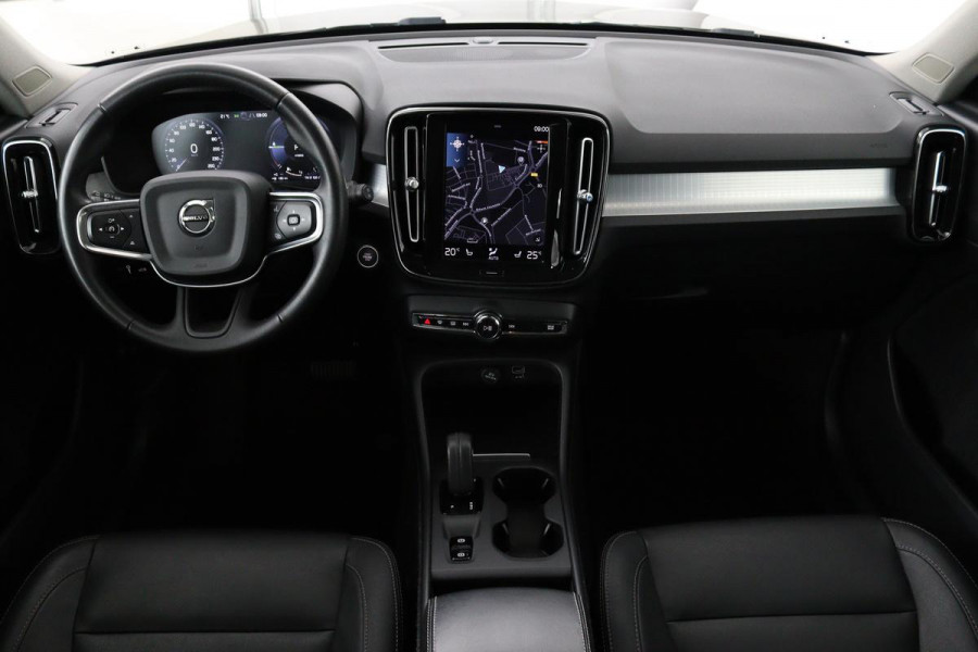 Volvo XC40 1.5 T4 Recharge Inscription Expression | Panoramadak | Leder | Trekhaak | Stoel & stuurverwarming | Carplay | Full LED | Navigatie | Camera | Climate control