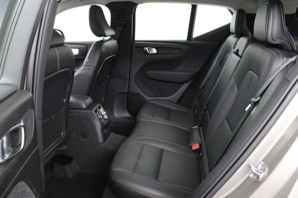 Volvo XC40 1.5 T4 Recharge Inscription Expression | Panoramadak | Leder | Trekhaak | Stoel & stuurverwarming | Carplay | Full LED | Navigatie | Camera | Climate control