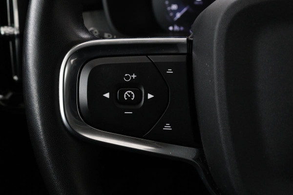 Volvo XC40 1.5 T4 Recharge Inscription Expression | Panoramadak | Leder | Trekhaak | Stoel & stuurverwarming | Carplay | Full LED | Navigatie | Camera | Climate control