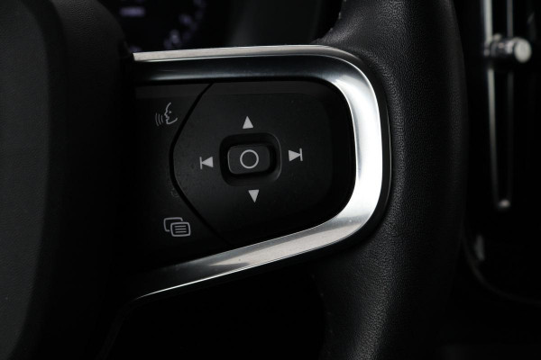 Volvo XC40 1.5 T4 Recharge Inscription Expression | Panoramadak | Leder | Trekhaak | Stoel & stuurverwarming | Carplay | Full LED | Navigatie | Camera | Climate control