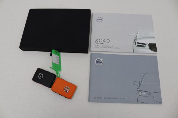 Volvo XC40 1.5 T4 Recharge Inscription Expression | Panoramadak | Leder | Trekhaak | Stoel & stuurverwarming | Carplay | Full LED | Navigatie | Camera | Climate control