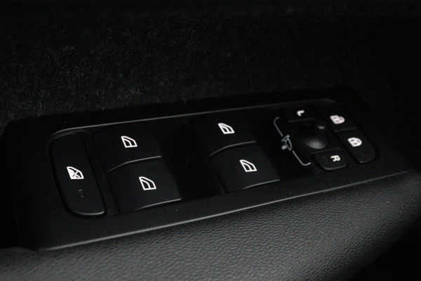 Volvo XC40 1.5 T4 Recharge Inscription Expression | Panoramadak | Leder | Trekhaak | Stoel & stuurverwarming | Carplay | Full LED | Navigatie | Camera | Climate control