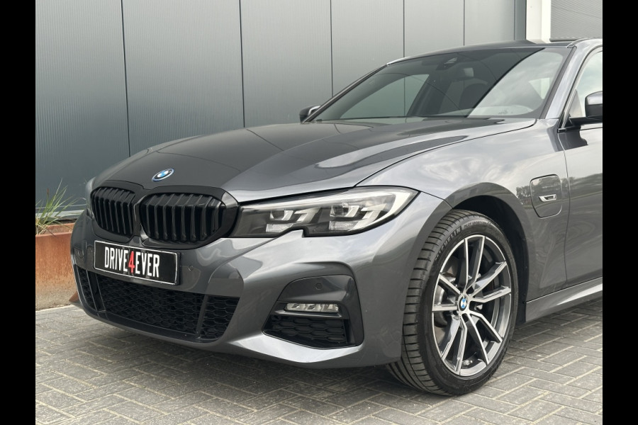 BMW 3-serie 320e M PACK NAVI CR CONTROL PDC CLIMATE SPORTVELGEN