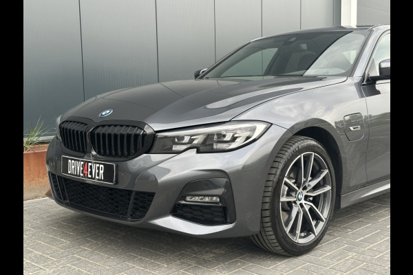 BMW 3-serie 320e M PACK NAVI CR CONTROL PDC CLIMATE SPORTVELGEN