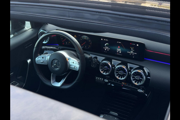 Mercedes-Benz A-Klasse 200 AMG Line M2023 FULL PANO NAVI CAMERA SFEERVERLICHTING ELEK P